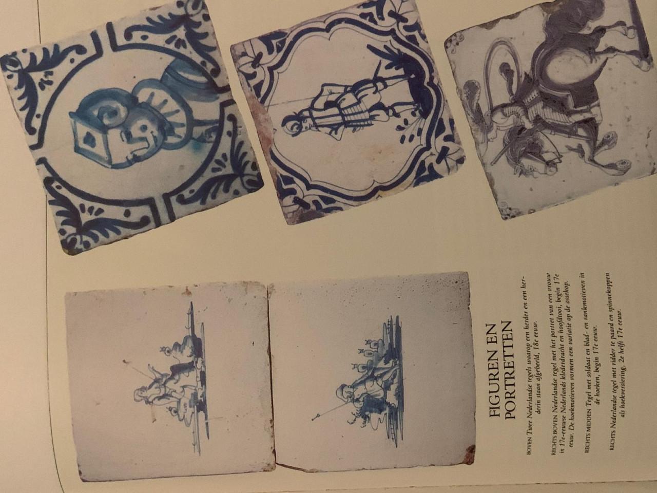 Te koop; boek over antieke tegels antiek vintage