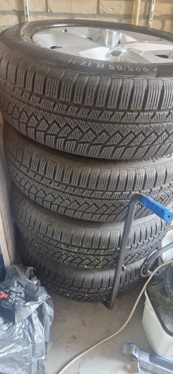 Set velgen met winterbanden Nissan X-Trail