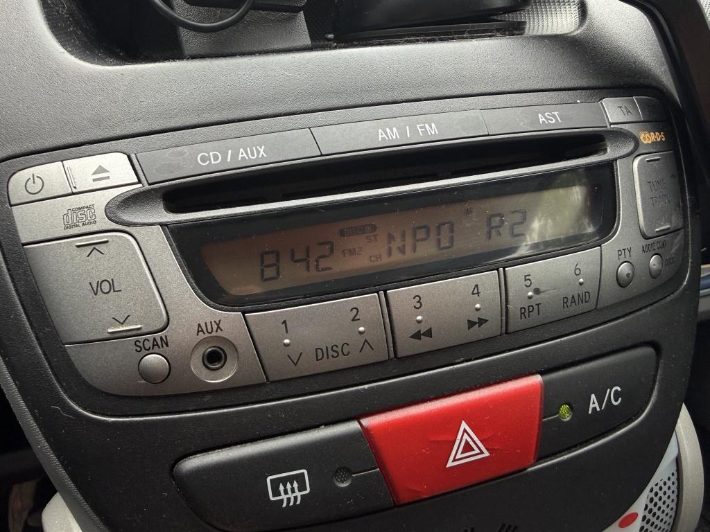 Peugeot 107 1.0-12v xs - airco -