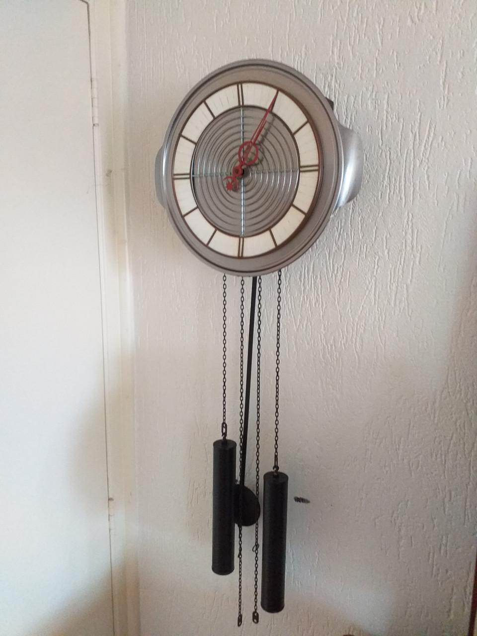 """ZELF GEMAALKTE KLOK""