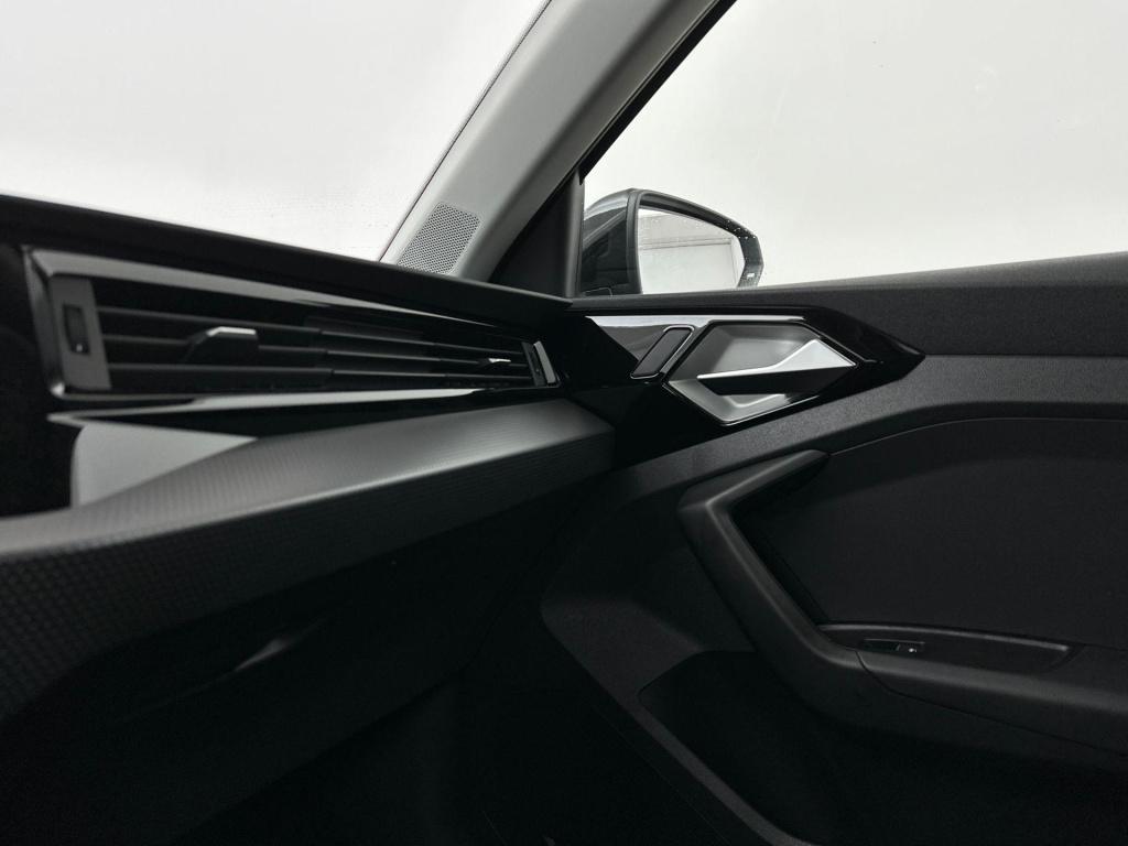 Audi A1 Sportback advanced edition 25 tfsi 70 kw / 95 pk sportback 5