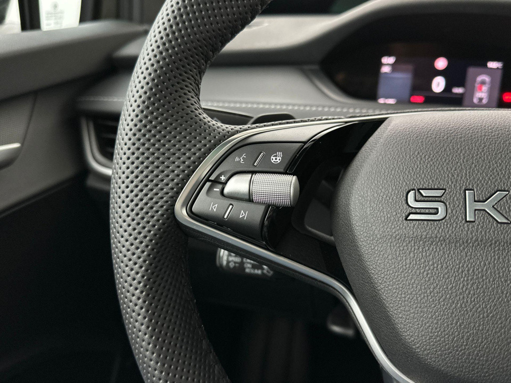 Skoda Enyaq Iv sportline elektromotor 210 kw / 286 pk suv elektri