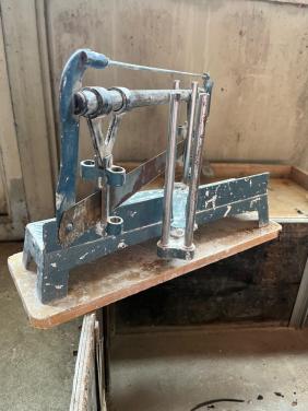 Verstekzaag in doos gebruikt voor gips