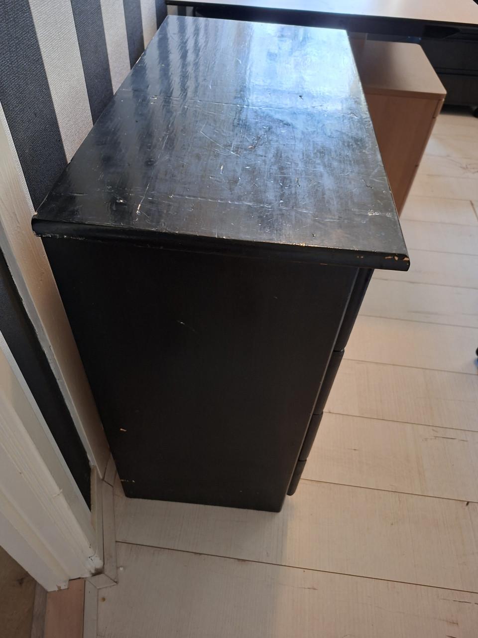 Ladenkastje - zwart/rood - 4 lades