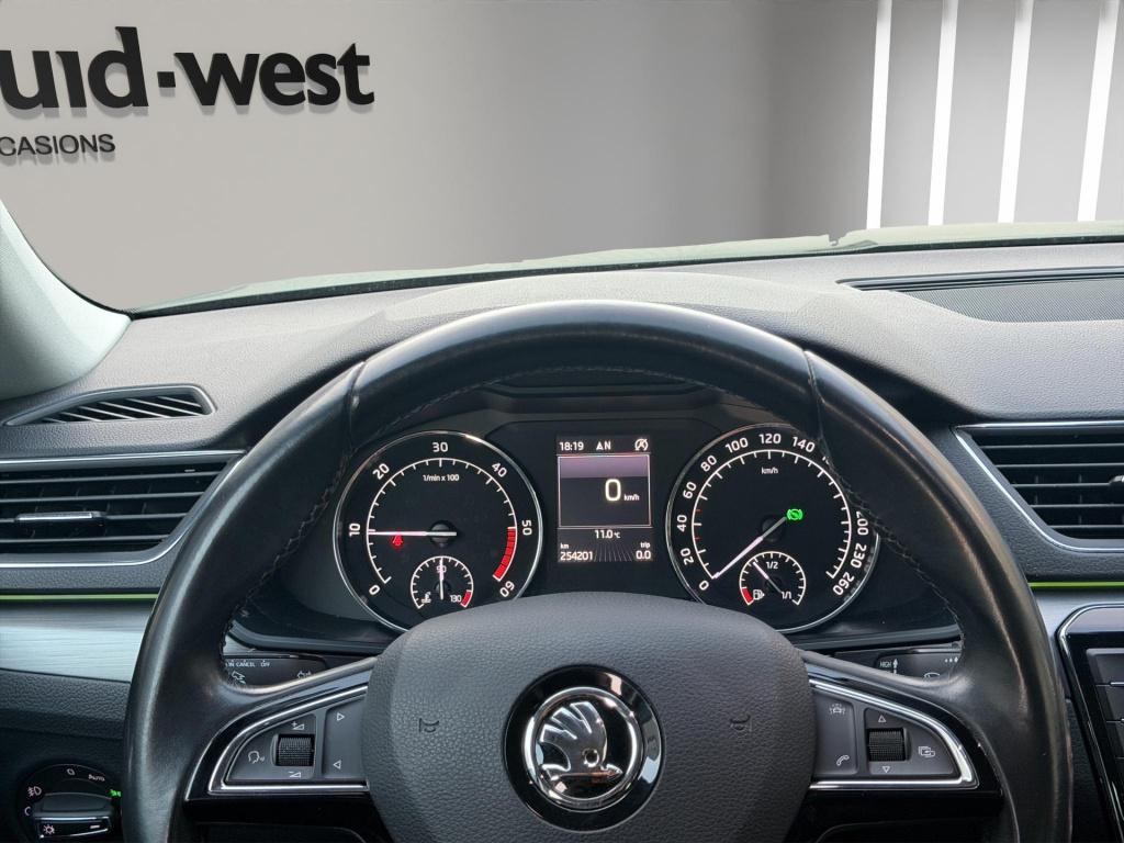 Skoda Superb combi 1.6 tdi style business automaat memory camera