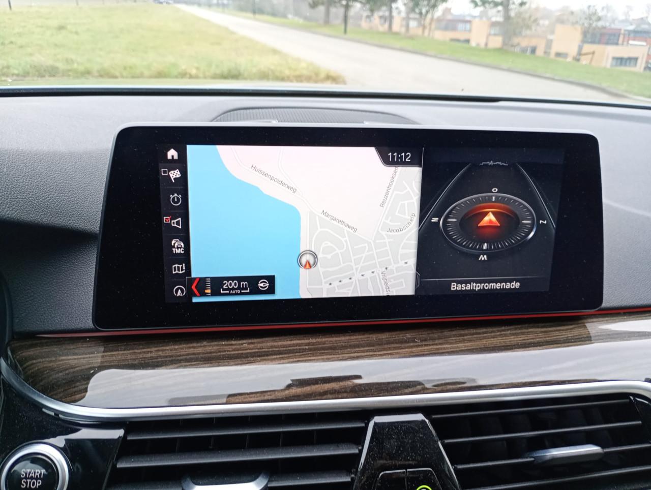 BMW 520i Business Edition | Leder | Trekhaak | APK 11-2026