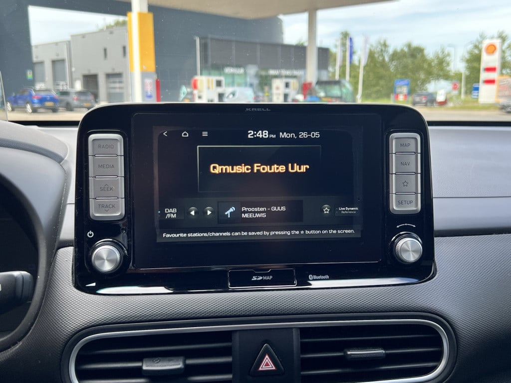 Hyundai Kona ev premium 64 kwh - 18 inch | head-up display | stoel- & stuur