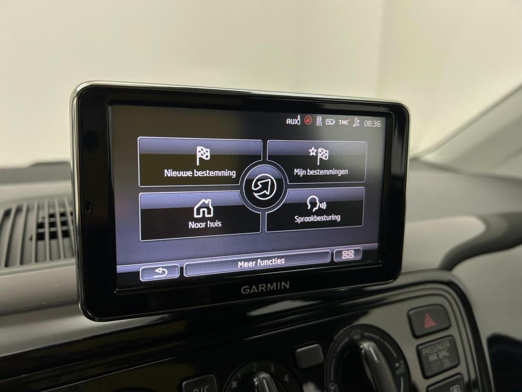 Volkswagen UP! occasion 1.0 move up! bluemotion | blauw | tweedehands volks