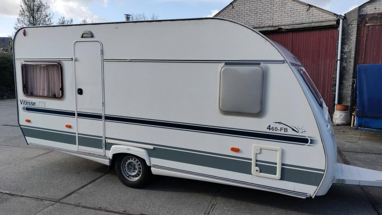 Beyerland 460 met voortent en luifel
