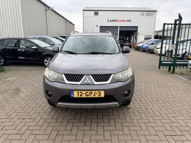 Mitsubishi Outlander 2.4 intro edition 2wd