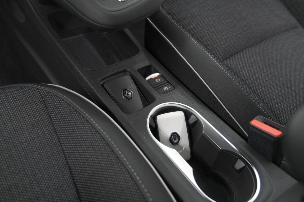 Renault Captur mild hybrid 140 edc techno | camera | 9.3 inch scherm | appl