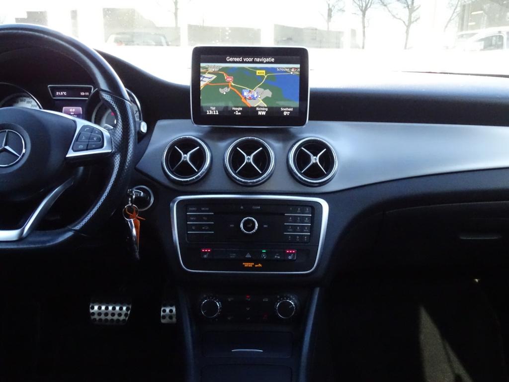 Mercedes-Benz Cla shooting brake 180 orangeart edition amg pakket