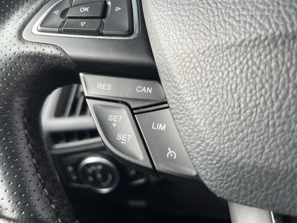 Ford Focus 1.5 st-line | cruise control | achteruitrijcamera | navigatie | 