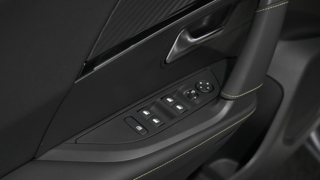 Peugeot 2008 puretech 130 eat8 gt | 360 camera | adaptieve cruise control |