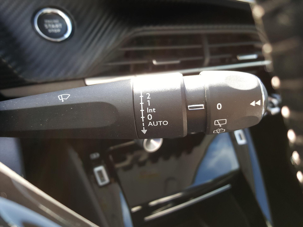 Peugeot 208 allure 1.2 pt-100pk navigatie | apple carplay & android auto | 