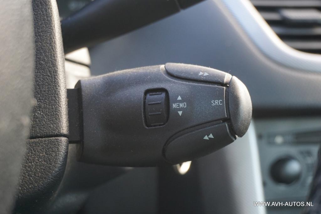 Peugeot 207 1.4-16v xr