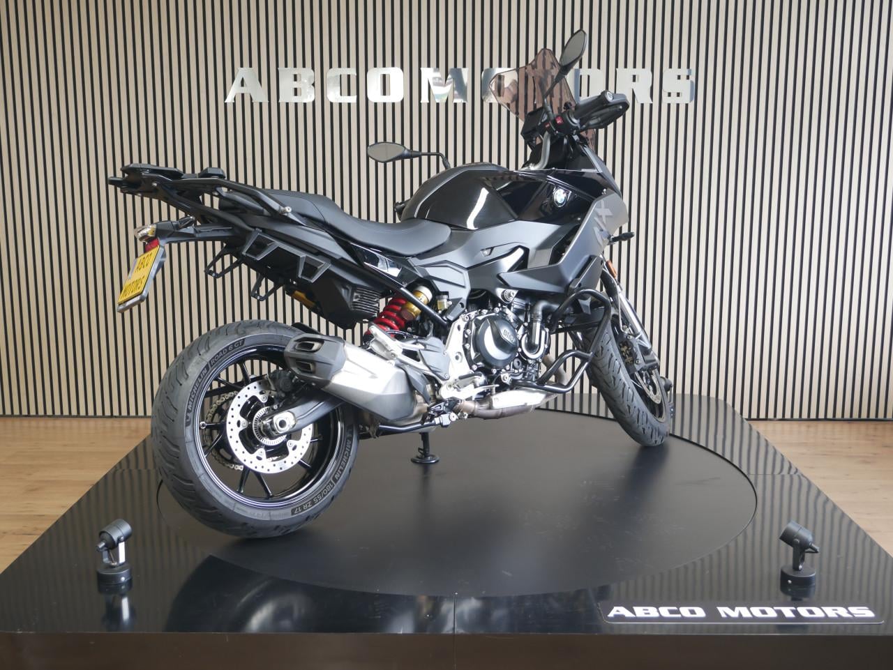 BMW F 900 XR Triple Black