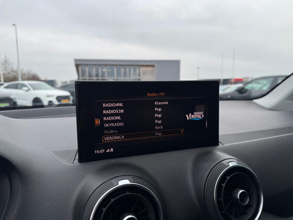 Audi Q2 30 tfsi s-line * virtual cockpit * carplay * keyless * leder