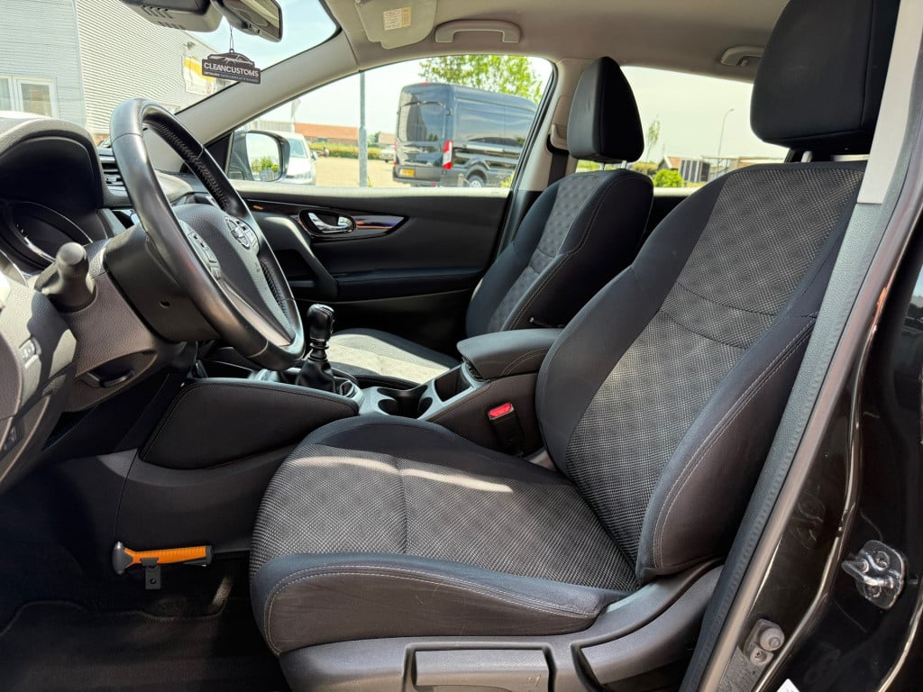 Nissan Qashqai 1.2 connect edition