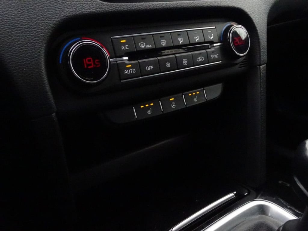 Kia Cee'd 1.0 t-gdi dynamicplusline stoelverwarming | apple carplay/android