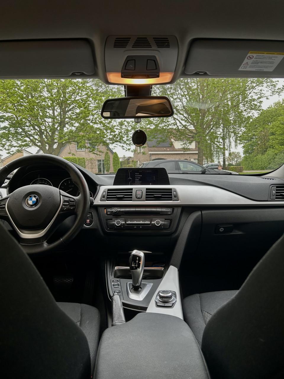 BMW 3-Serie 2.0IX 320 135KW Aut8 (f30) 2012 Zwart