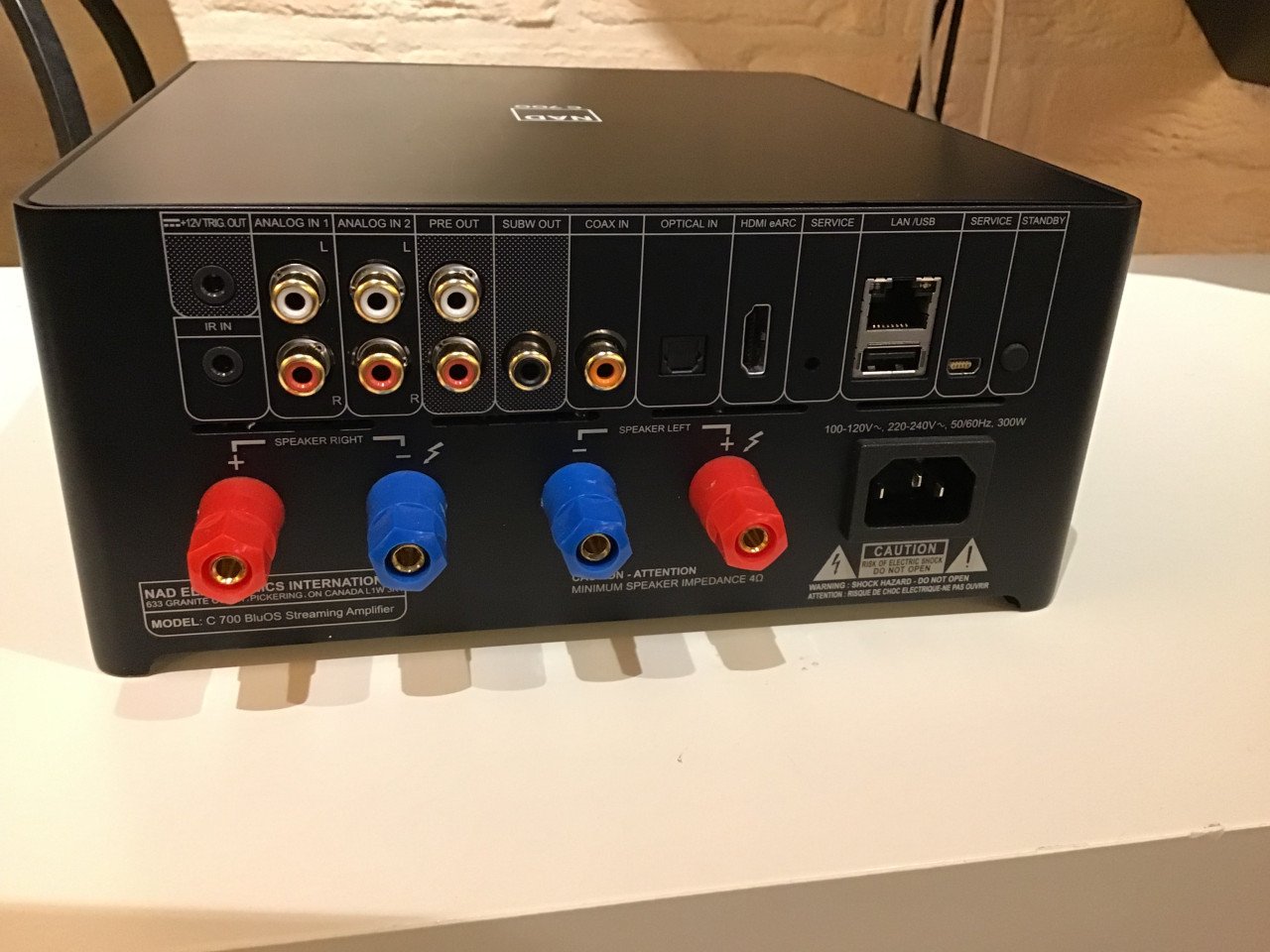 NAD D700 versterker met streaming