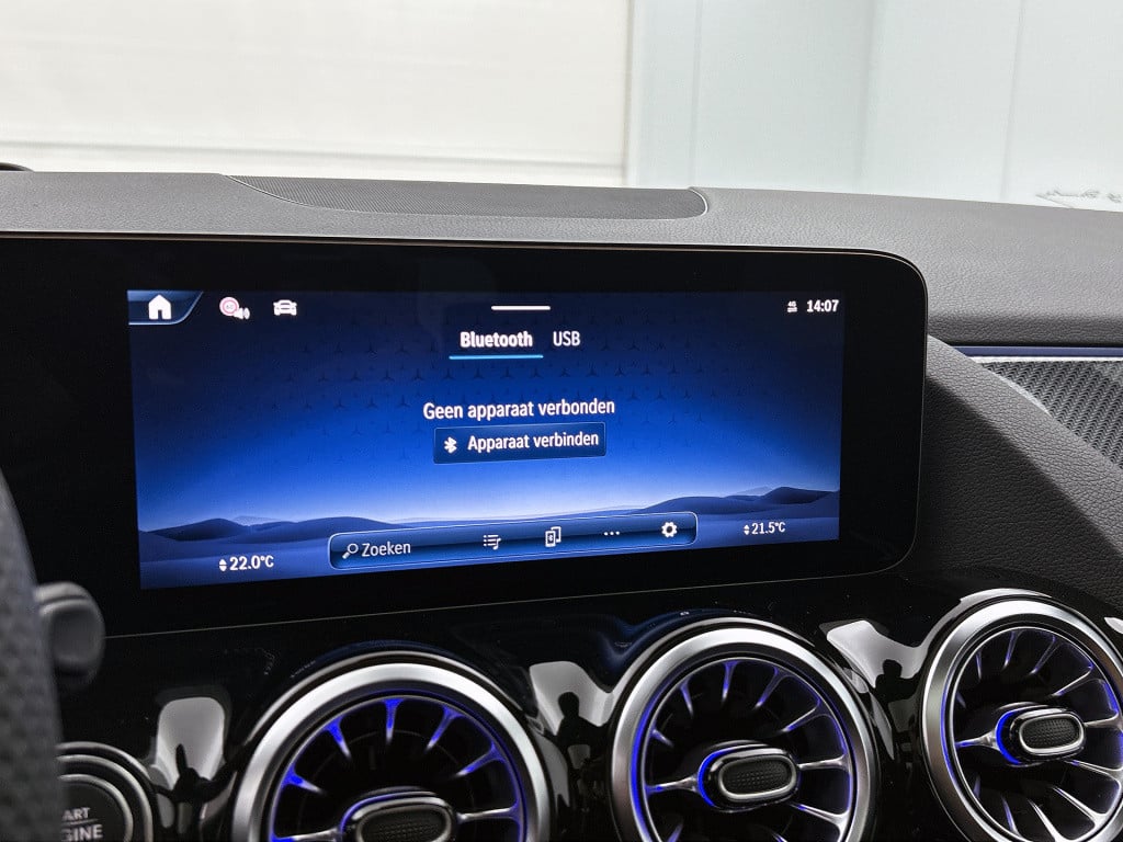 Mercedes-Benz Gla-klasse 250 e business solution amg | premium plus pakket 