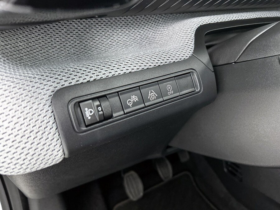 Citroen C3 turbo 100pk plus | rijklaar | apple carplay | 17" wielen | dakra