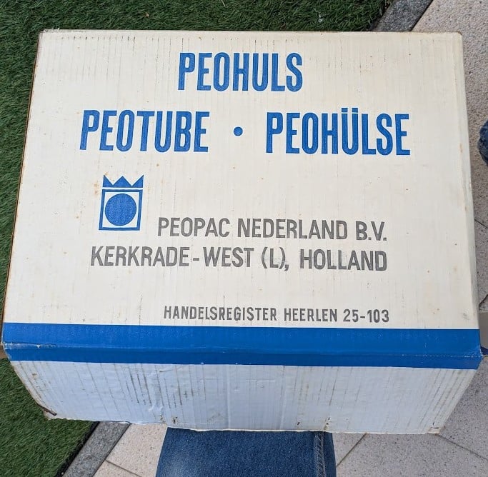 !! bijna volle doos met originele Amrobank centen hulzen uit de guldenstijd