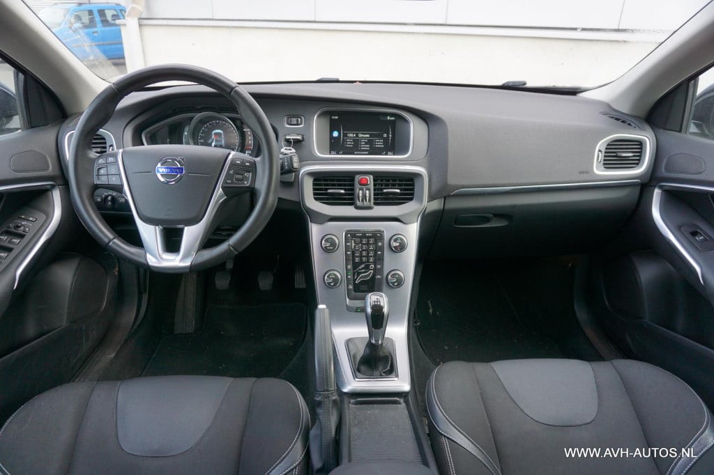 Volvo V40 2.0 d2 summum business