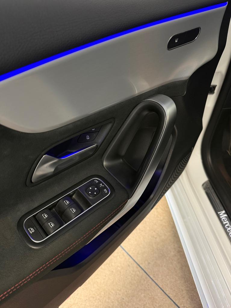 Mercedes-Benz A-Klasse 250 e business line