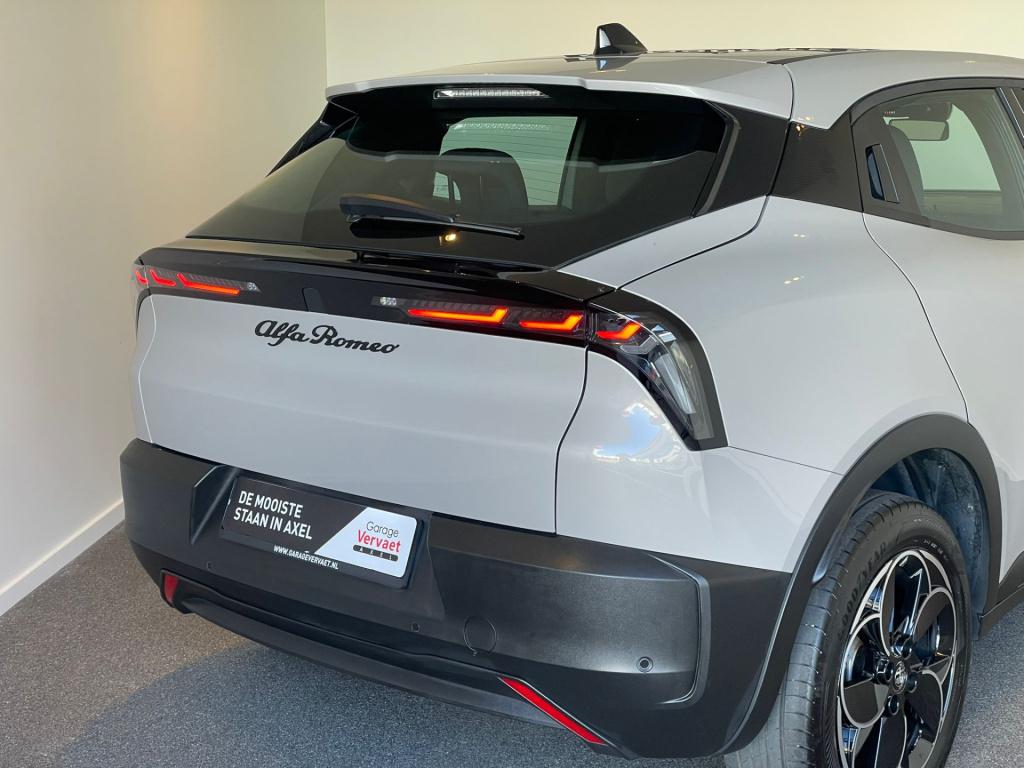 Alfa Romeo Junior elettrica 54 kwh