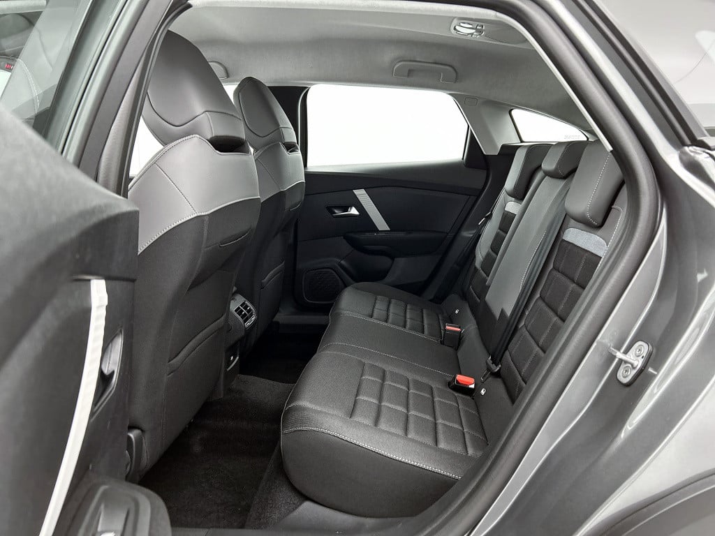 Citroen C4 hybrid 145pk automaat business private lease € 489,- pm - 48mnd 