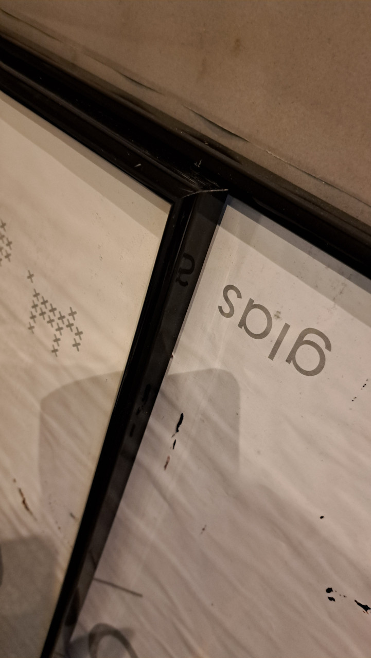 4 grote fotolijsten met glas zwarte rand