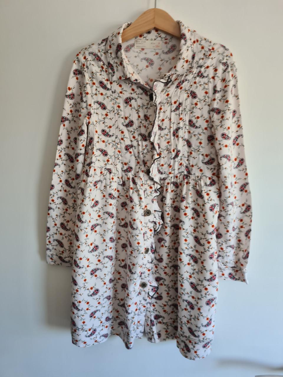 Zara leuke ecru jurk / doorknoop blouse maat 134 met bloemen