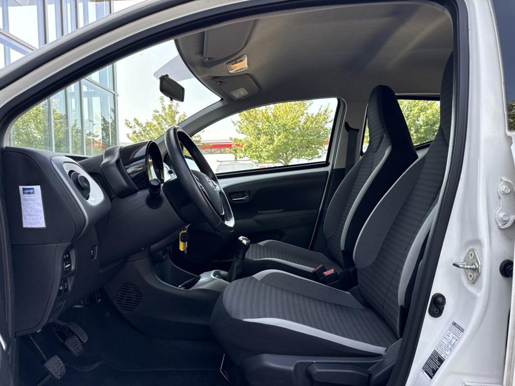 Toyota Aygo 1.0 vvt-i x-play | cruisec. | camera | airco | carplay | sportv