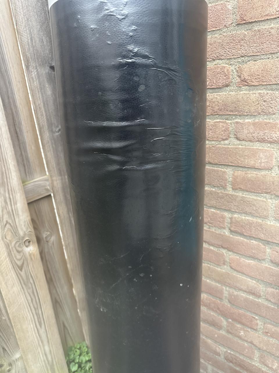 Physionics bokszak staande met grote voet