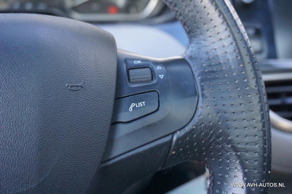 Peugeot 208 1.6 thp xy, motor defect!