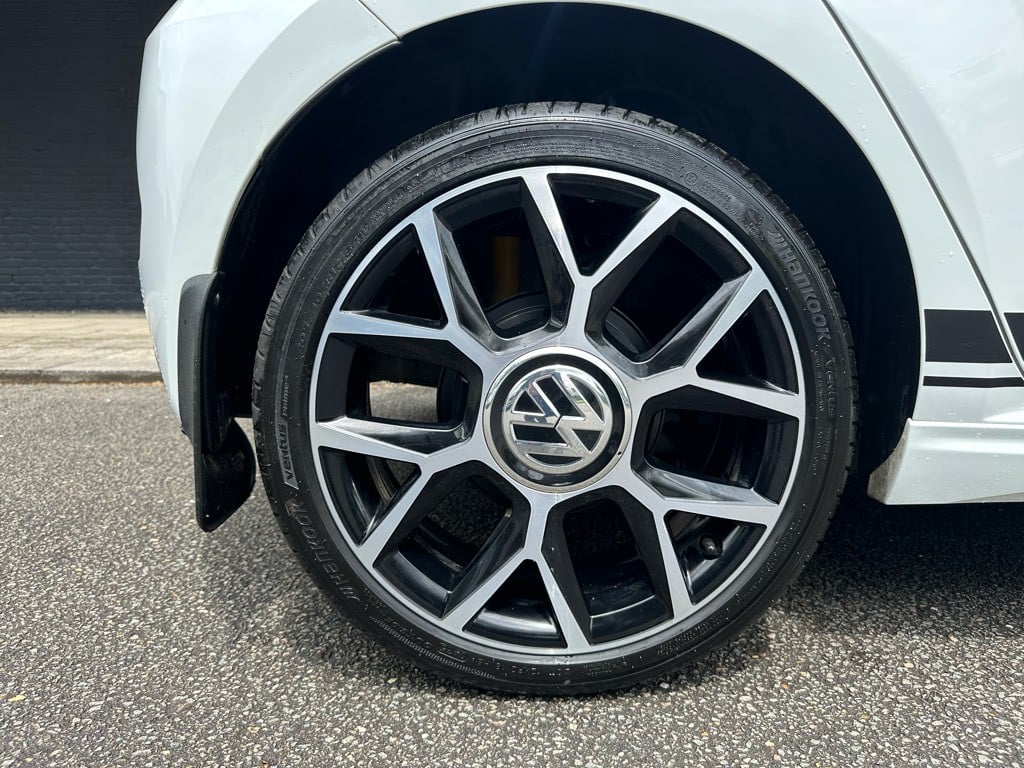 Volkswagen UP! gti // carplay // android auto //