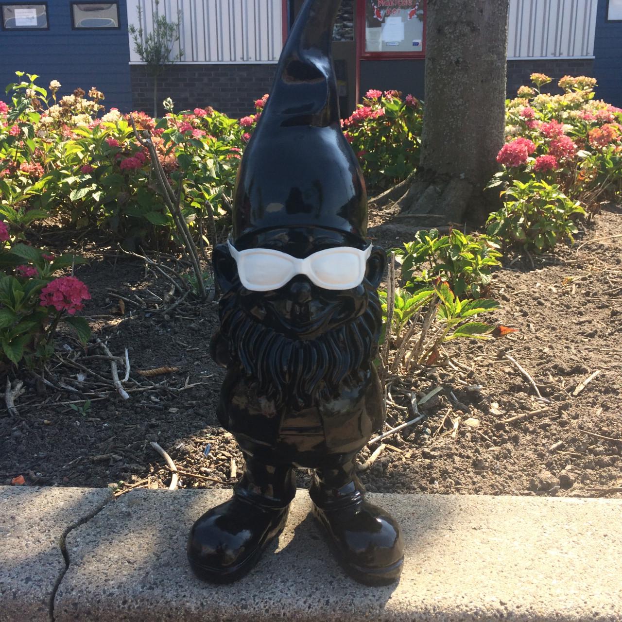 Witt Goud Tuinkabouter met zonnebril - 41cm - Tuindecoratie