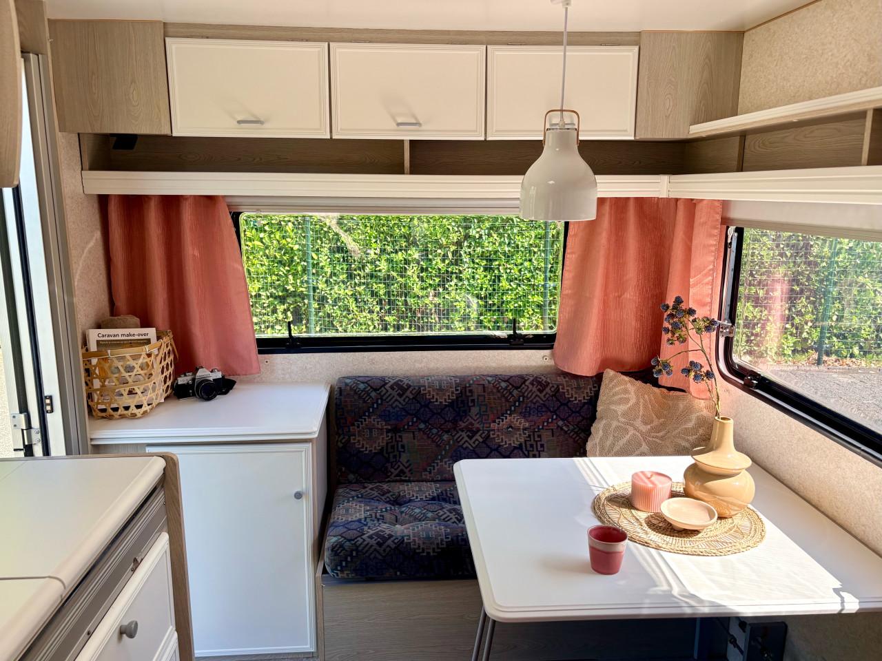 Mooie 4 persoons lichtgewicht caravan 1993 met voortent