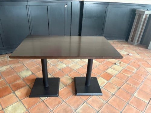 Rechthoekige (horeca) tafel met 2 kolomvoeten