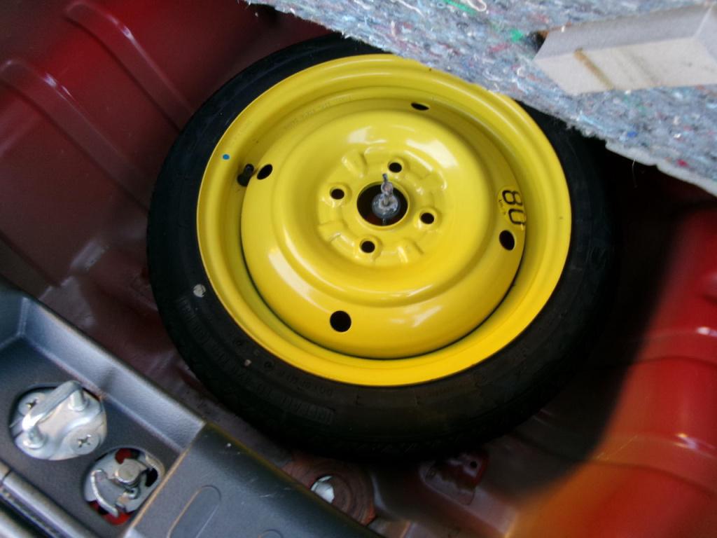 Nissan Pixo 1.0 airco, c.v. 92000 km (lichte hagelschade)