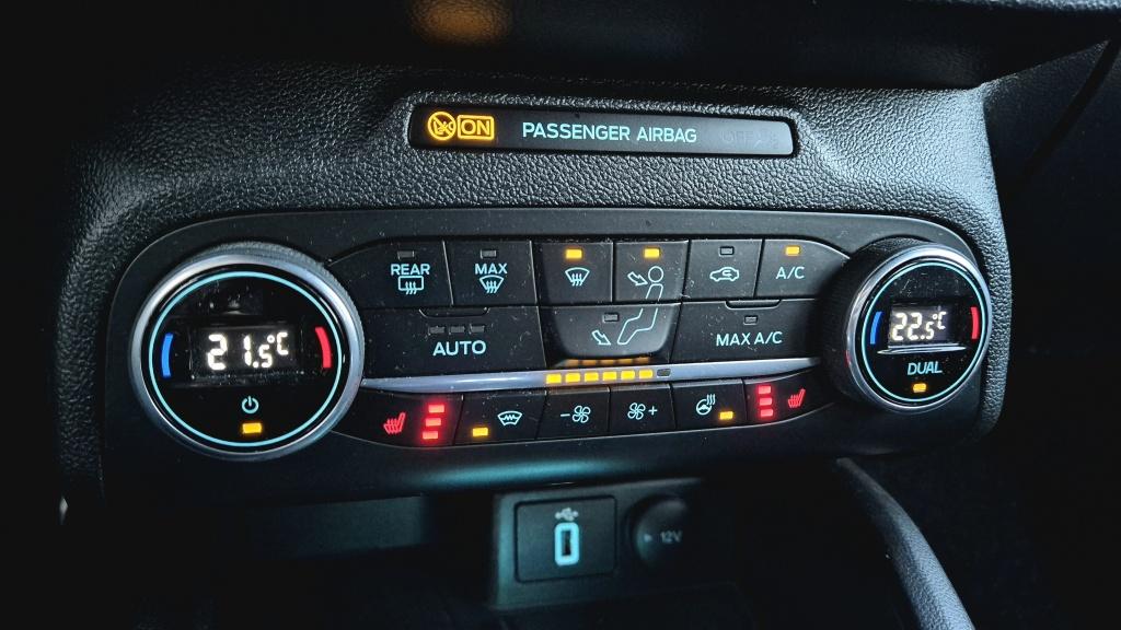 Ford Focus wagon st line x business 1.0 ecoboost hybrid | camera | lane ass