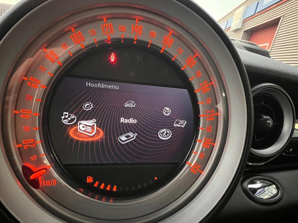 Mini Cooper mini 1.6 10 years ii, navigatie, leer, lm velgen enz...