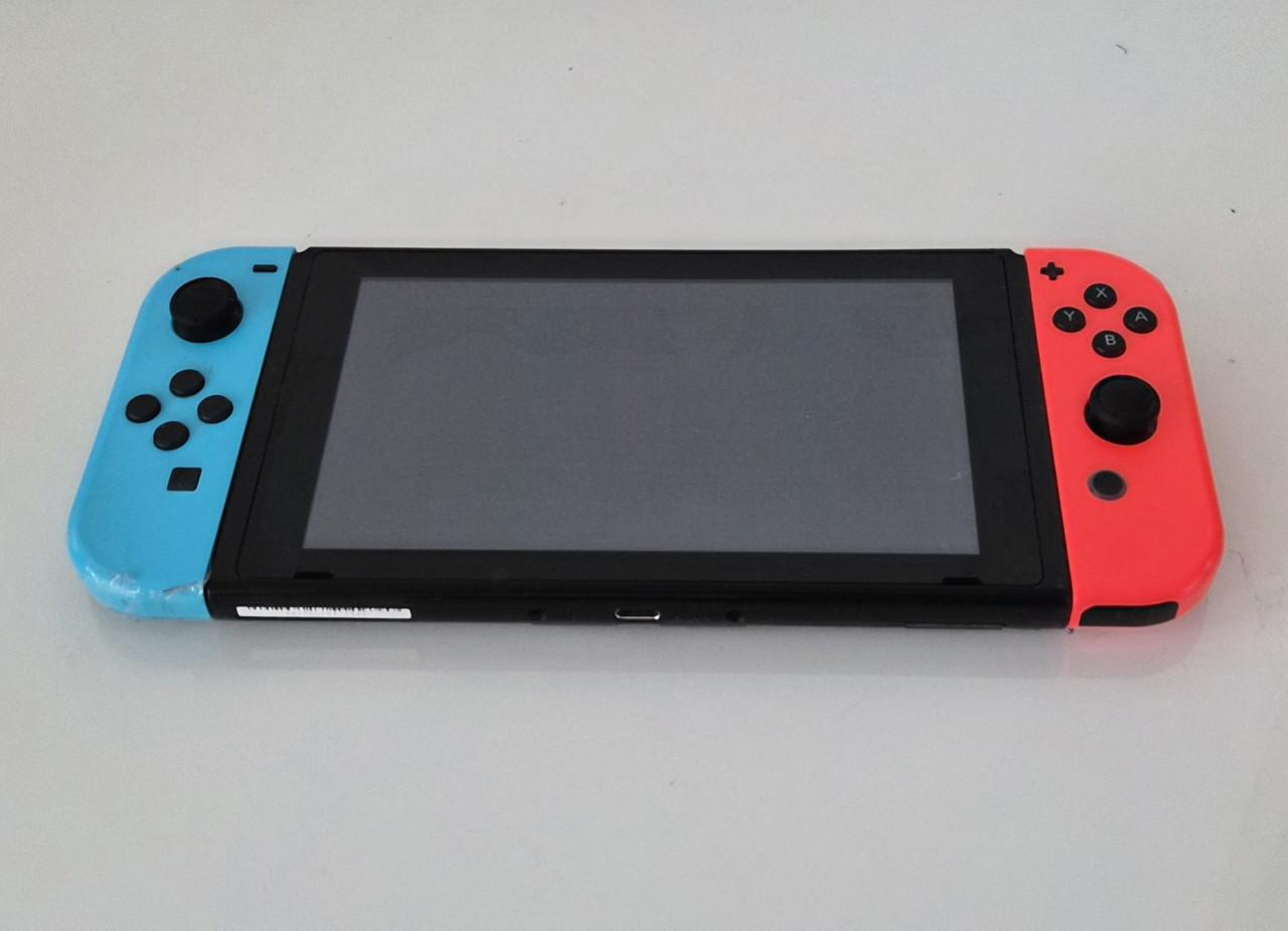 Nintendo Switch V2 - complete set