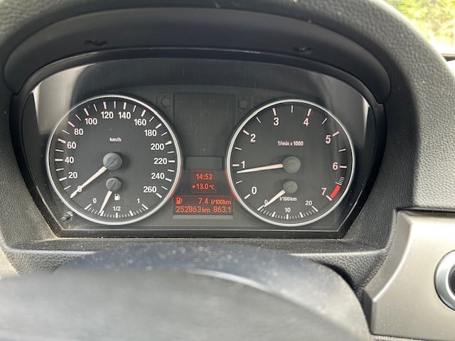 BMW 318i touring - E91