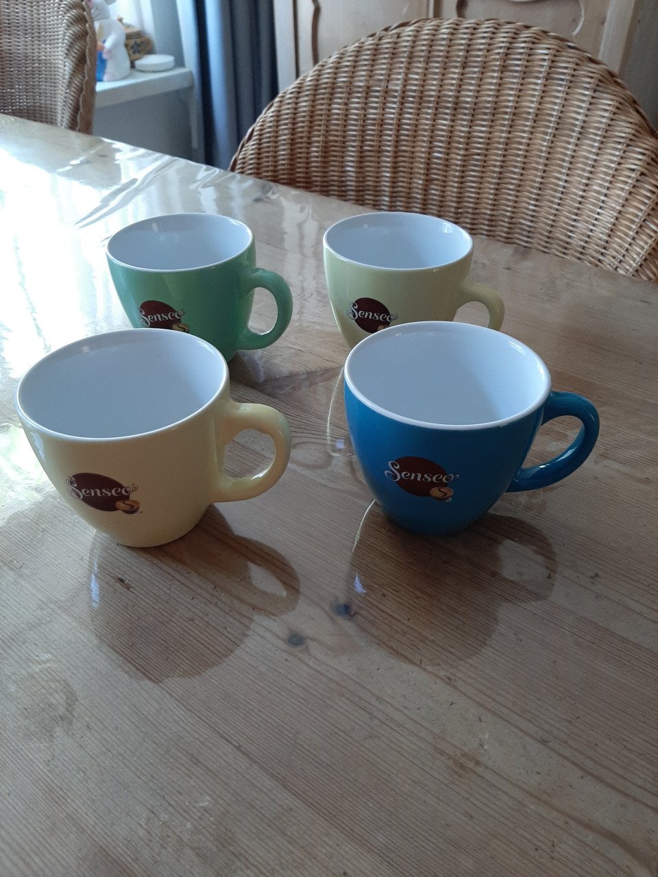 4 GROTE  SENSEO - KOFFIE MOKKEN - DIA 9 CM