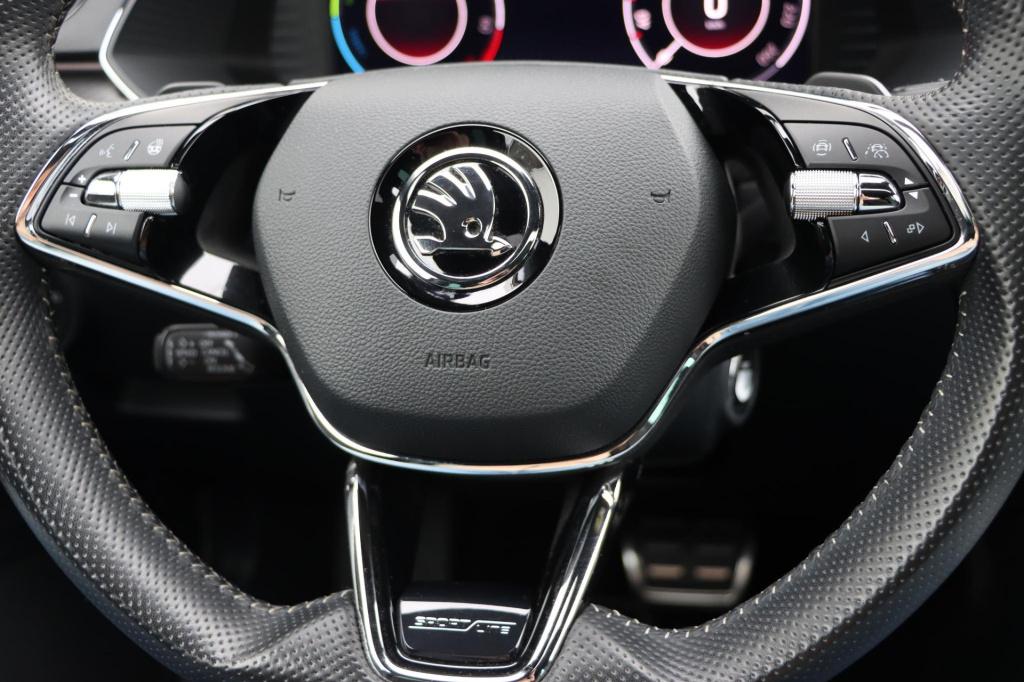 Skoda Superb combi 1.4 tsi iv sportline business 218pk dsg6