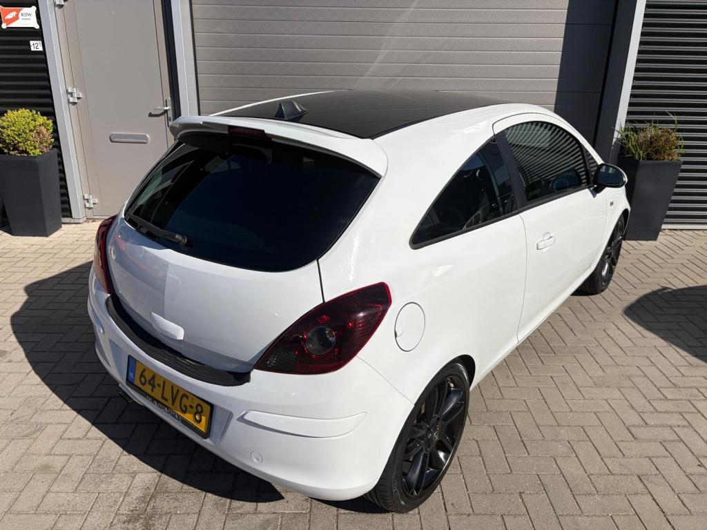 Opel Corsa 1.4-16v color edition/prachtige auto/lichtmetaal/multimedia/nap/